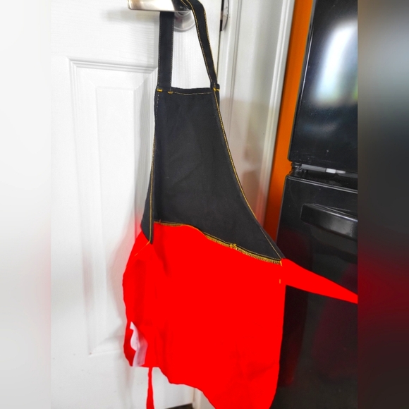 Mickey Mouse Apron - Picture 4 of 6